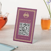 QR Code Menu Logo Contactloos Classic Plum Gold Reclamebord Met Voetstuk (Insitu)