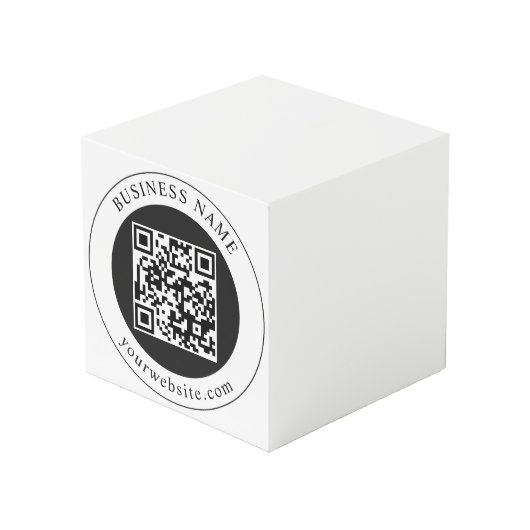 QR-code met bedrijfsnaam bewerkbaar Kubus (Voorkant hoekig)
