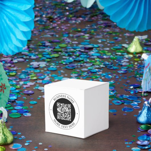 QR-code met bedrijfsnaam bewerkbare cirkelvormige Bedankdoosjes (Feest)