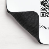 QR-code met bedrijfsnaam vet cirkelvormige tekst Muismat (Hoek)