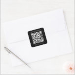 QR-code Minimale bruiloft Opslaan Datum zwart Vierkante Sticker<br><div class="desc">De eenvoudige bruiloft bewaart de datum sticker met uw QR code. Voor meer geavanceerde aanpassing van dit ontwerp,  te klikken gelieve de BUTTON van het TOOL VAN HET ONTWERP BLAUW hierboven! Overeenkomende objecten zijn ook beschikbaar.</div>