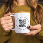 QR-code | Minimale, eenvoudige en eenvoudige witte Tweekleurige Koffiemok<br><div class="desc">Een eenvoudige sjabloon van de de mok van de douanegroonde QR-code koffie in een moderne minimalistische stijl die gemakkelijk kan worden bijgewerkt met uw QR-code,  bedrijfsnaam of website en douanetekst,  bijvoorbeeld om me te scannen naar.. #QRcode #mok #business</div>