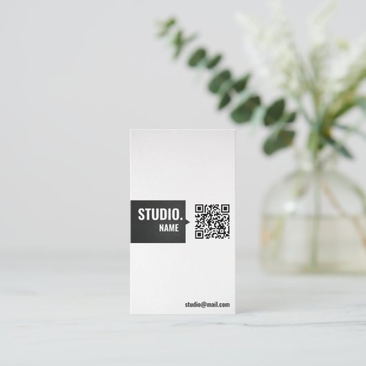 QR Code Modern Ivoor Mat Zwart Minimaal Verticaal Visitekaartje (Staand voorkant)