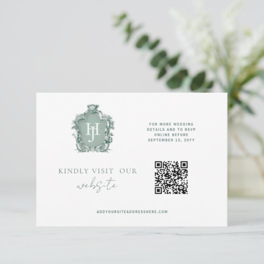 QR Code Monogram Aardgroen Tijdloos RSVP Online Informatiekaartje (Staand voorkant)