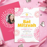 QR Code Roze Bat Mitswa Foto Starburst Vetgedrukte Kaart<br><div class="desc">Wees trots, verheug je en toon deze mijlpaal van je favoriete Bat Mitswa met deze leuke, trendy, groovy, gepersonaliseerde QR-code uitnodiging! Retro pop hete roze en koraalbloem starbursts met Stars of David, samen met gedurfde moderne geel, hete roze en donkergrijze sans serif typografie, bedekken een schone witte achtergrond. Op de...</div>