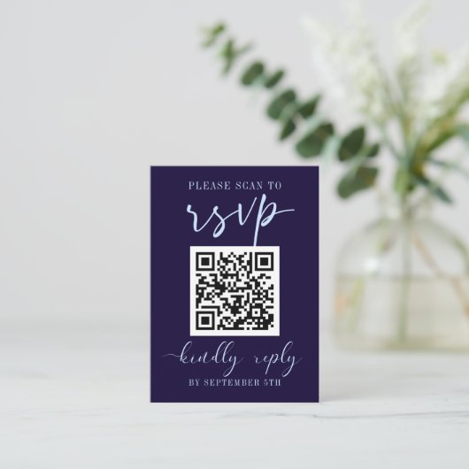 QR-code RSVP Weddenschap Donkere blauwe kleurige F Informatiekaartje (Staand voorkant)