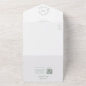 QR Code Sage Green Leafy Crest Monogram Weddenscha All In One Uitnodiging (Buitenkant)