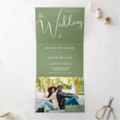 QR Code Sage Minimalist Photo Weddenschap Drieluik Uitnodiging (Binnen)