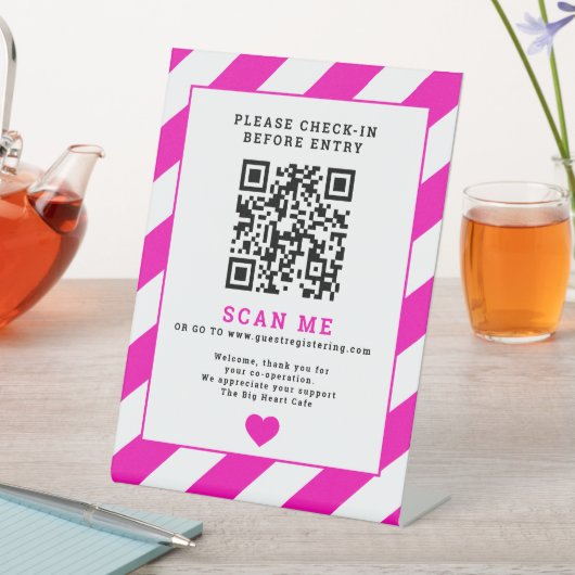 QR Code Scan Check-in zakelijke covid signage roze Reclamebord Met Voetstuk (Insitu)