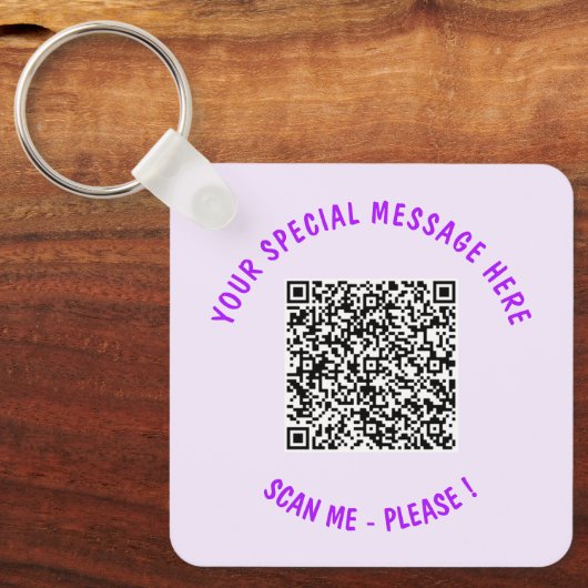 QR Code Scan Info Aangepaste Tekst Sleutelhanger G (Voorkant)