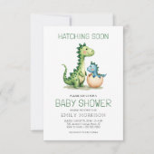 QR Code Schattigee Dinosaur Hatching Soon Baby sho Kaart (Voorkant)