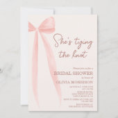 QR Code She's Tying the Knot Bow Bridal Shower Kaart (Voorkant)