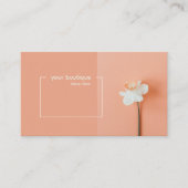 QR Code Trendy Peach Flower Minimal Boutique Visitekaartje (Voorkant)