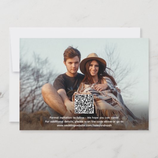 QR-code & twee foto's Moderne trendy script bruilo Save The Date (Achterkant)