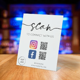 QR-code voor sociale media wit Reclamebord Met Voetstuk