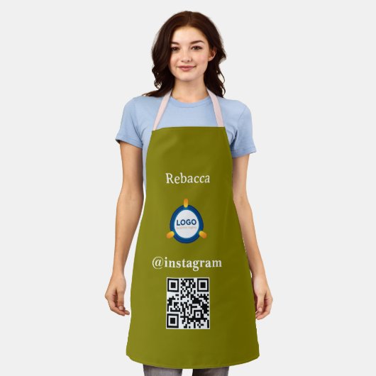 QR-code voor zakelijke Logo | Blush Pink Medewerke Schort (Gedragen)