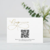 QR Code Wit en Goud Script Kalligrafie Bruiloft RSVP Kaartje (Staand voorkant)