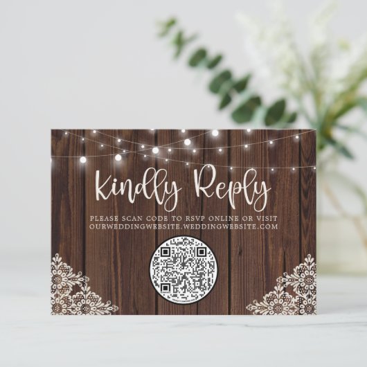 QR Code Wood String Lights Lace Weddenschap RSVP (Staand voorkant)