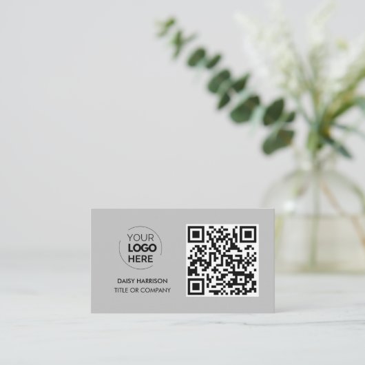 QR Code Zakelijke Logo | Grijs Modern Professional Visitekaartje (Staand voorkant)