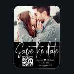 qr code zwarte witte trouwfoto behalve datum magneet<br><div class="desc">qr code modern wit handschrift zwarte achtergrondtrouwfoto Save the Date magnet,  custom. U kunt achtergrondkleur en lettertypekleur en -stijl wijzigen.</div>