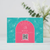 QR-codeboog roze blauwe tropische palmbruiloft RSVP Kaartje (Staand voorkant)