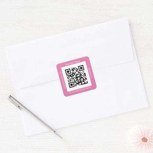QR-codebus. Naam Website Promo, Roze Vierkante Sticker (Envelop)