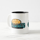 Quad Cities Marathon Tweekleurige Koffiemok (Voorkant links)