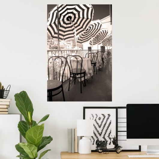 Quaint restaurant balcony, Italië Poster (Thuiskantoor)