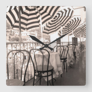 Quaint restaurant balcony, Italië Vierkante Klok