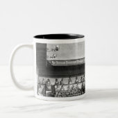 Quakers Meeting, van Ackermann Tweekleurige Koffiemok (Links)