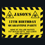 Quarantine Birthday Party Funny Garden Tuinbord<br><div class="desc">Een grappig idee om je verjaardag te vieren tijdens quarantainedagen: een grappig teken! Verblijf thuis op de verjaardagsfeestdag. Een gemaild cadeau is welkom.</div>