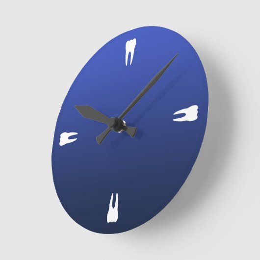 Quarter Hour Teeth Ronde Klok (Hoek)