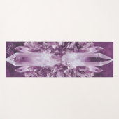 Quartz Crystal Cluster met paarse achtergrond Yogamat (Voorkant (horizontaal))