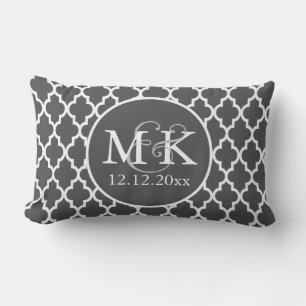 Quatrefoil Monogrammed Bruiloft Grijs en Wit V2 Kussen