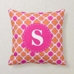 Quatrefoil Patroon Oranje & Hot Pink met monogram Kussen