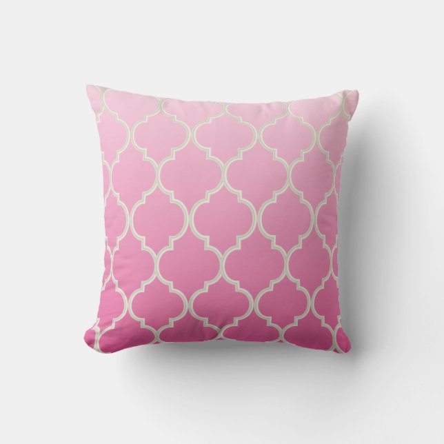 Quatrefoil Patroon |  roze Kussen (Voorkant)