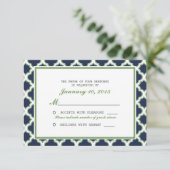 Quatrefoil Pattern Navy Blue & Green Wedding RSVP Kaartje (Staand voorkant)