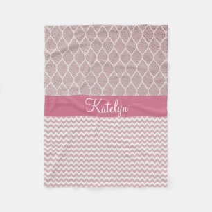Quatrefoil Pattern Roos Gold   Chevron Monogram Fleece Deken