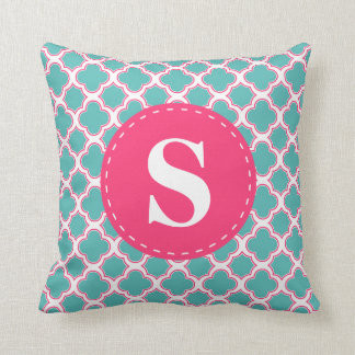 Quatrefoil Pattern Turquoise Blue & Pink Monogram Kussen
