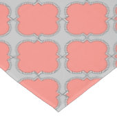 Quatrefoliekoraal en grijs tafelkleed (Gekanteld)