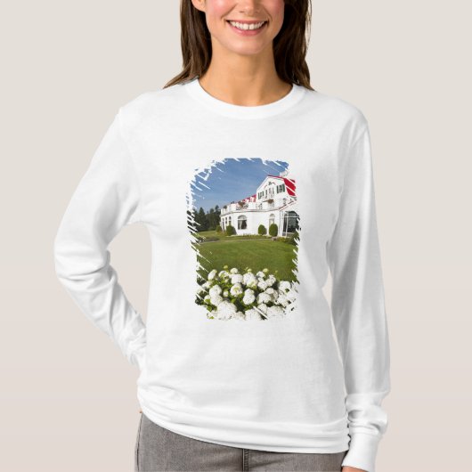 Quebec, Canada. Historic Hotel Tadoussac, 3 T-shirt (Voorkant)