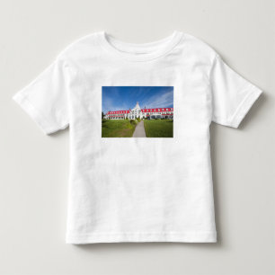 Quebec, Canada. Historisch Hotel Tadoussac, Kinder Shirts