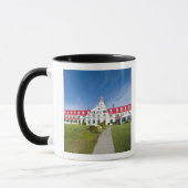 Quebec, Canada. Historisch Hotel Tadoussac, Mok (Links)