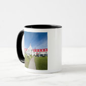 Quebec, Canada. Historisch Hotel Tadoussac, Mok (Voorkant links)