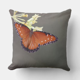 Queen Butterfly op Desert Milkweed Kussen