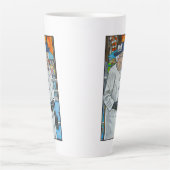 Queen Elizabeth At Paddington Station Latte Mok (Voorkant)