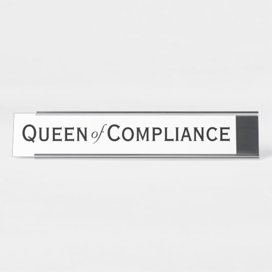 Queen of Compliance Funny Woman Compliance Officer Bureau Naambordje (Voorkant)