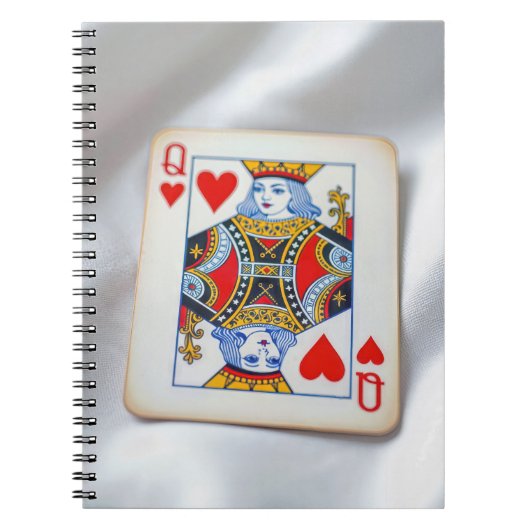 Queen of Hearts On White Satin Fabric Notitieboek (Voorkant)