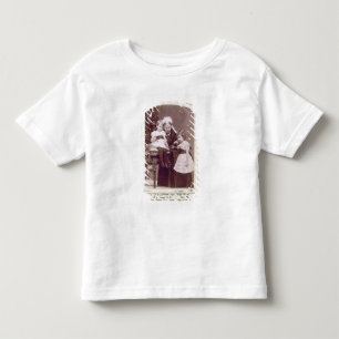 Queen Victoria (1819-1901) met haar kleinkinderen, Kinder Shirts