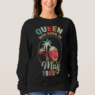 Queen werd geboren in mei 1985, 37 jaar oud trui